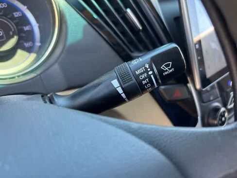 Used 2011 Hyundai Sonata GLS image 16