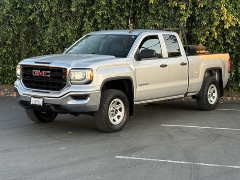 Used 2019 GMC Sierra 1500 Limited w/ Sierra Convenience Package AWD/4WD image 4