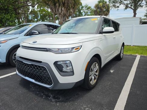 Certified 2021 Kia Soul LX FWD image 4
