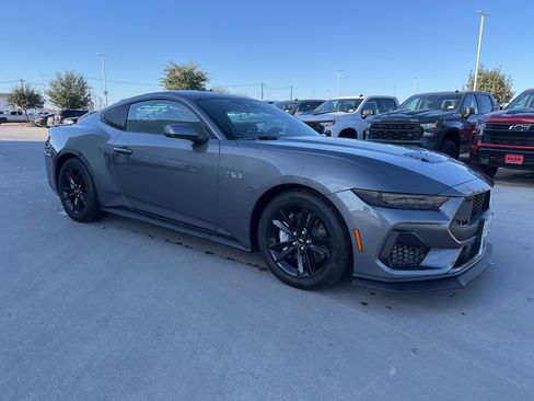 Used 2025 Ford Mustang GT image 1