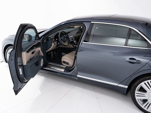 Used 2026 Bentley Flying Spur Plug-In Hybrid AWD/4WD image 9