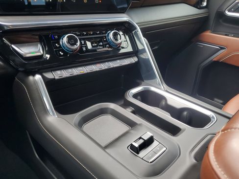 Used 2025 GMC Sierra 3500 Denali Ultimate image 28