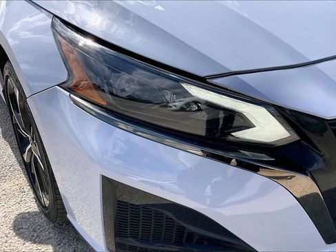 Used 2023 Nissan Altima 2.5 SR FWD image 33