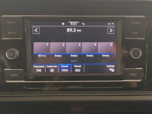 Used 2021 Volkswagen Jetta SE FWD image 25