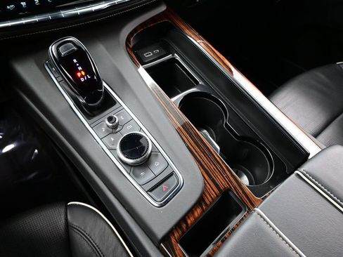 Used 2023 Cadillac Escalade Premium Luxury w/ Performance Package AWD/4WD image 23