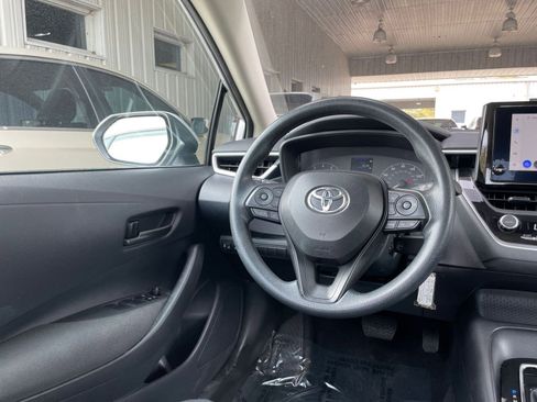 Used 2025 Toyota Corolla LE image 32