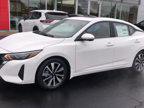 New 2025 Nissan Sentra SV w/ SV Premium Package image 5