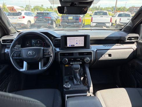 Used 2024 Toyota Tacoma SR5 AWD/4WD image 13