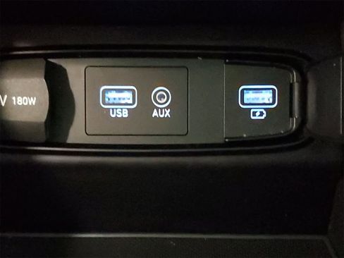 Used 2019 Hyundai Santa Fe Limited image 8