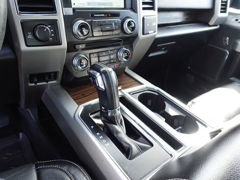 Used 2018 Ford F150 Lariat w/ Equipment Group 502A Luxury AWD/4WD image 50