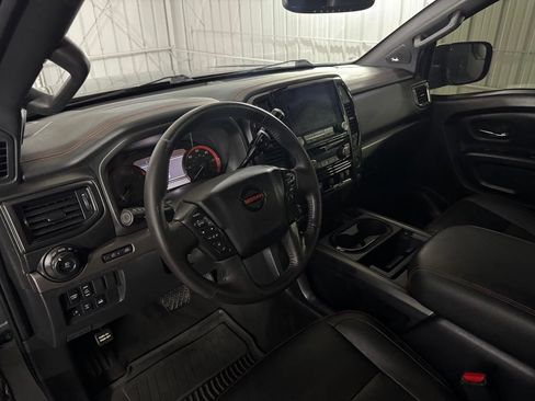 Used 2020 Nissan Titan PRO-4X w/ Pro-4x Convenience Package AWD/4WD image 24