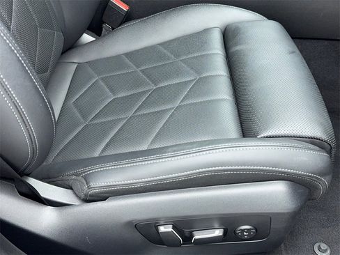 Used 2024 BMW 530i image 46