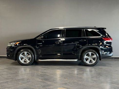 Used 2017 Toyota Highlander Limited Platinum w/ Carpet Mat Package AWD/4WD image 9