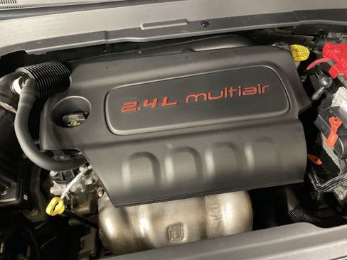 Used 2021 Jeep Compass Latitude FWD image 24