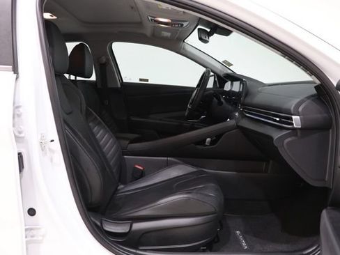 Used 2024 Hyundai Elantra Limited FWD image 32