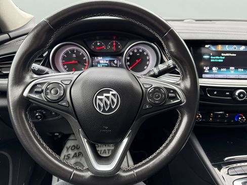 Used 2018 Buick Regal Preferred w/ Sights and Sounds Package image 16