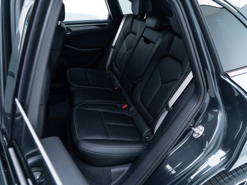 Certified 2024 Porsche Macan S AWD/4WD image 28
