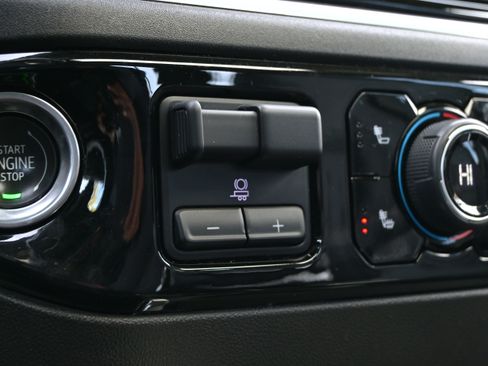 Used 2022 Chevrolet Silverado 1500 LT Trail Boss w/ LT Trail Boss Premium Package image 22