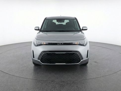 Used 2025 Kia Soul LX w/ LX Technology Package FWD image 2