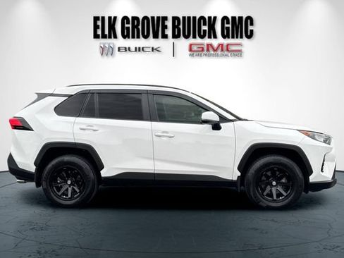 Used 2021 Toyota RAV4 LE AWD/4WD image 3