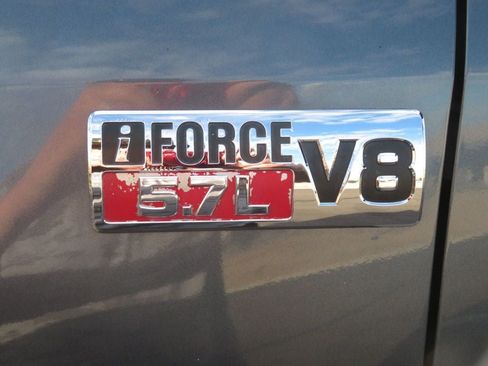 Used 2010 Toyota Tundra Limited w/ Platinum Pkg image 14