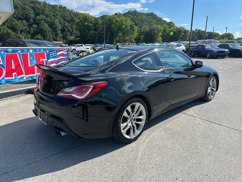 Used 2015 Hyundai Genesis 3.8 image 6