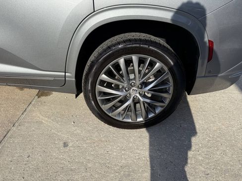 Used 2025 Buick Enclave Avenir w/ Super Cruise Package FWD image 38