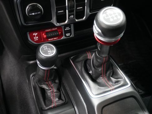 Used 2023 Jeep Wrangler Unlimited Rubicon w/ LED Lighting Group AWD/4WD image 30
