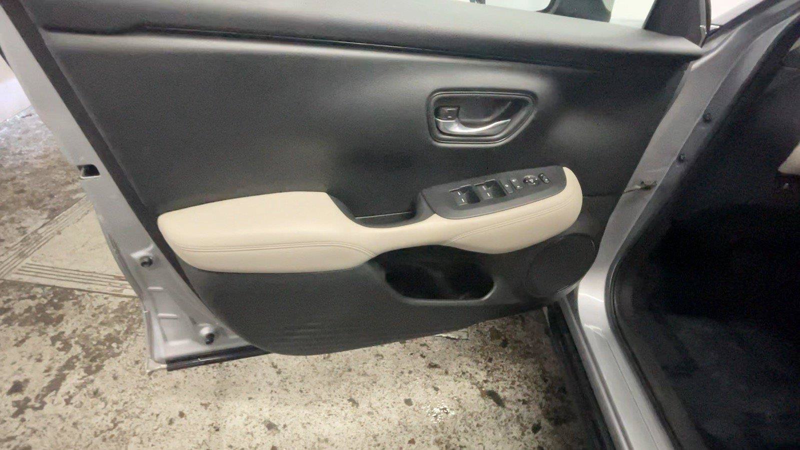 Used 2023 Honda HR-V LX image 31