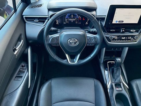 Used 2024 Toyota Corolla Cross XLE w/ Convenience Package FWD image 10