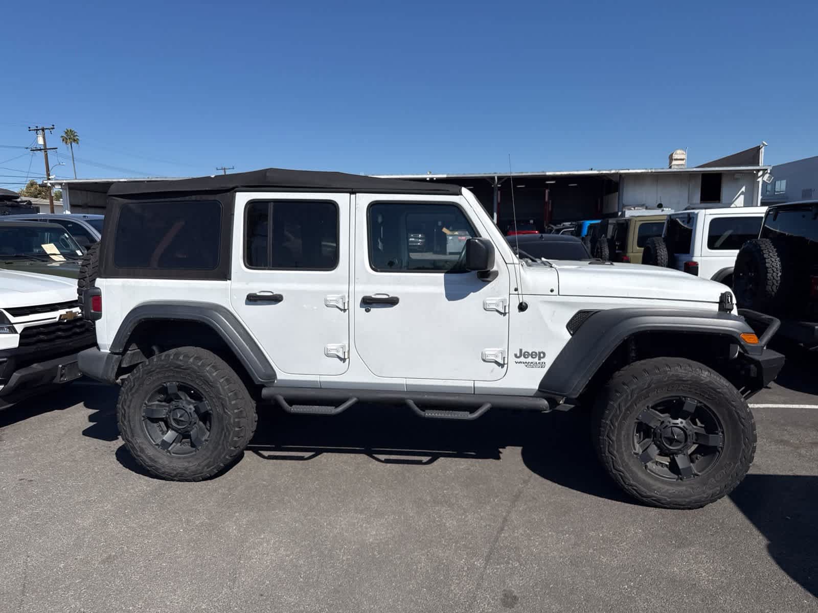 Used 2018 Jeep Wrangler Unlimited Sport S AWD/4WD image 23