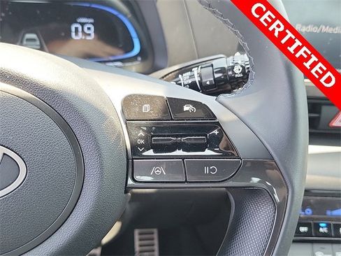 Used 2025 Hyundai Elantra Sport image 5