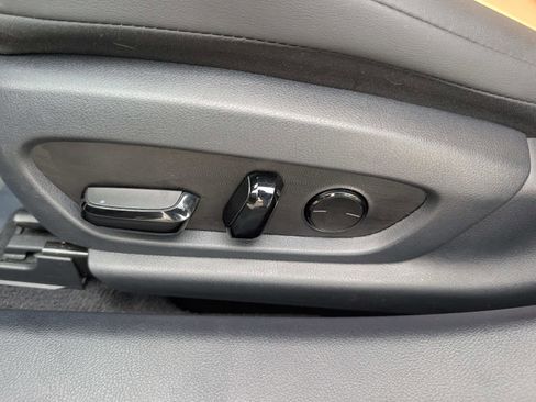 Used 2024 Lexus ES 350 w/ Premium Package image 19