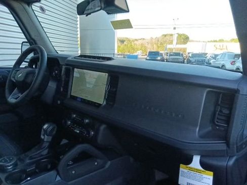 New 2025 Ford Bronco Badlands w/ Sasquatch Package AWD/4WD image 34