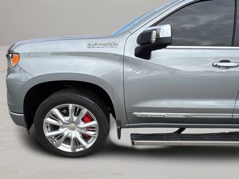 Used 2025 Chevrolet Silverado 1500 High Country image 28
