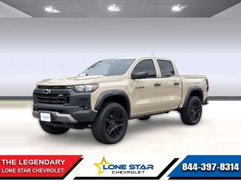 Certified 2024 Chevrolet Colorado Trail Boss w/ Technology Package AWD/4WD image 1