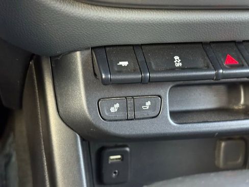 Used 2017 Chevrolet Colorado Z71 image 14