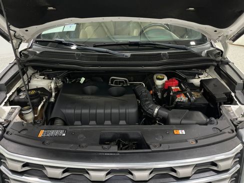 Used 2016 Ford Explorer XLT w/ Equipment Group 202A image 28