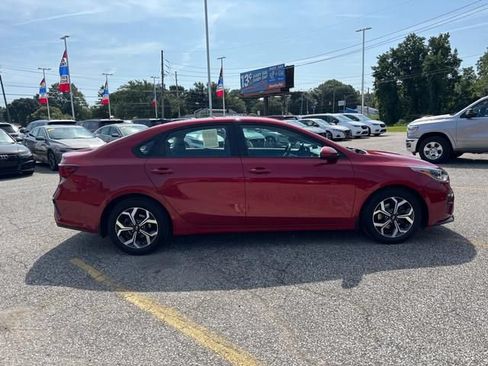 Used 2021 Kia Forte LXS FWD image 2