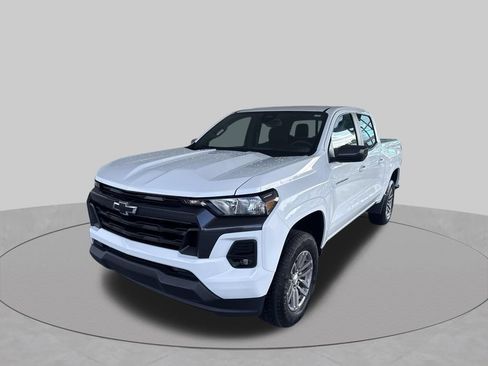 Used 2024 Chevrolet Colorado LT w/ LT Convenience Package II RWD image 15
