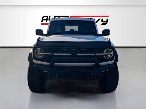 Used 2023 Ford Bronco Badlands image 2