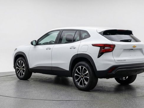 Used 2025 Chevrolet TrailBlazer LT image 6