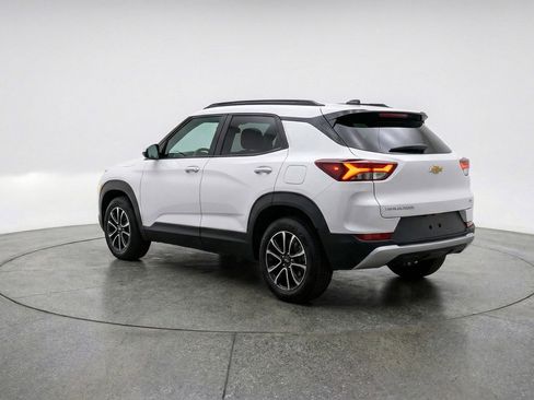 Used 2025 Chevrolet TrailBlazer LT image 6