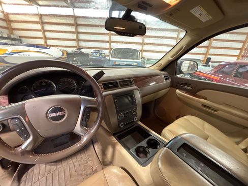 Used 2007 GMC Yukon SLT w/ SLT Preferred Equipment Group image 15