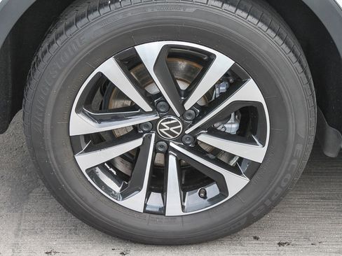 Used 2023 Volkswagen Tiguan S image 10