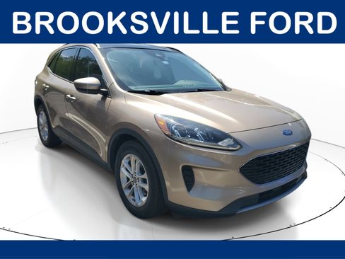 Used 2021 Ford Escape SE w/ Convenience Package FWD image 1