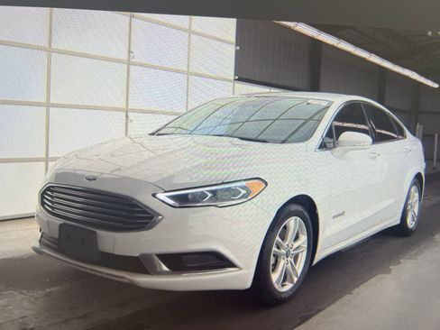 Used 2018 Ford Fusion SE w/ Equipment Group 602A image 1