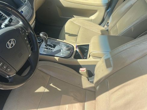 Used 2010 Hyundai Genesis 4.6 w/ Technology Pkg 5 image 5