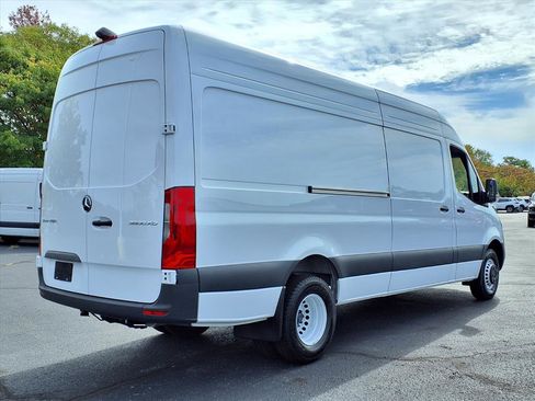 New 2025 Mercedes-Benz Sprinter 3500 image 8