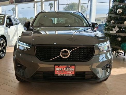 New 2026 Volvo XC40 B5 Plus w/ Protection Package Premier AWD/4WD image 2